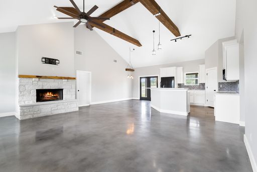 4574 Bump Gate Rd, Pipe Creek, TX 78063