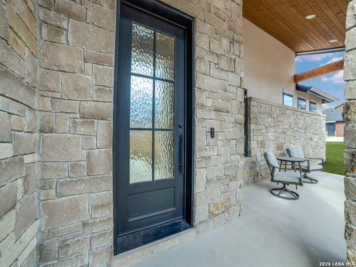 196 Bobby Lynn Dr, Adkins, TX 78101