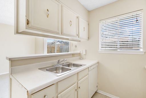4718 Casa Oro, San Antonio, TX 78233