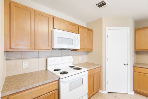 6526 Charles Field, Leon Valley, TX 78238