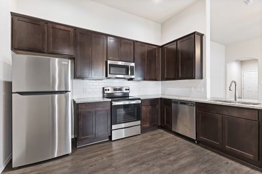 636 Heathers Way, Seguin, TX 78155