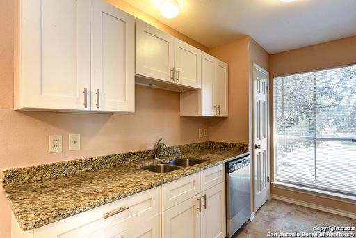 1431 Loma Alto Rd #4, San Antonio, TX 78232