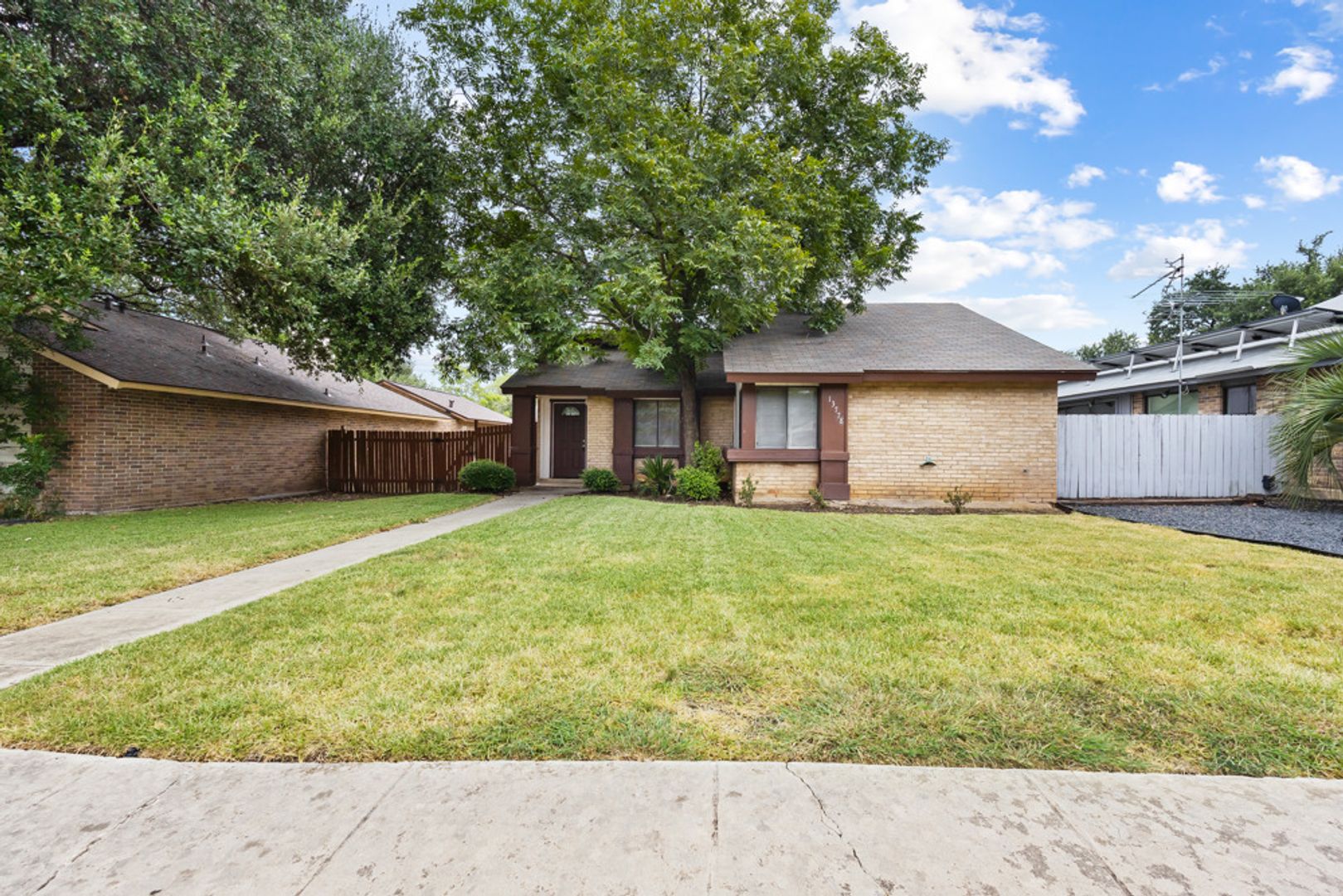 San Antonio House: 13778 George Rd