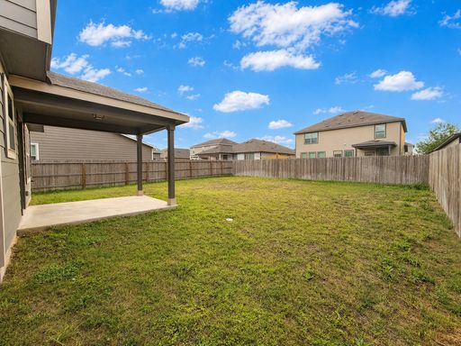 2432 Ayers Dr, Seguin, TX 78155