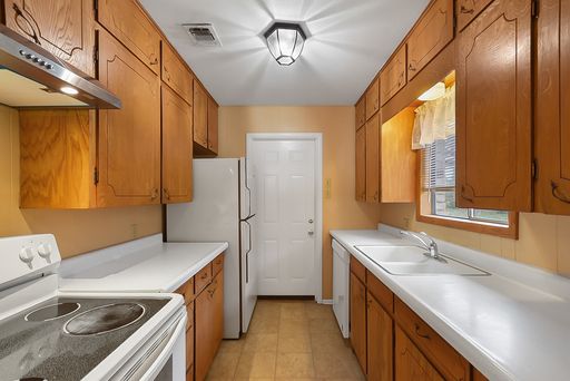 185 Oklahoma Ave., New Braunfels, TX 78130