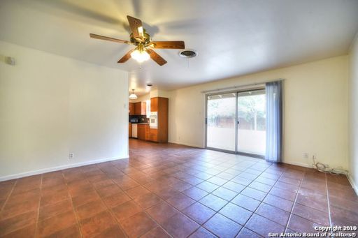 3223 Oakleaf Dr, San Antonio, TX 78209