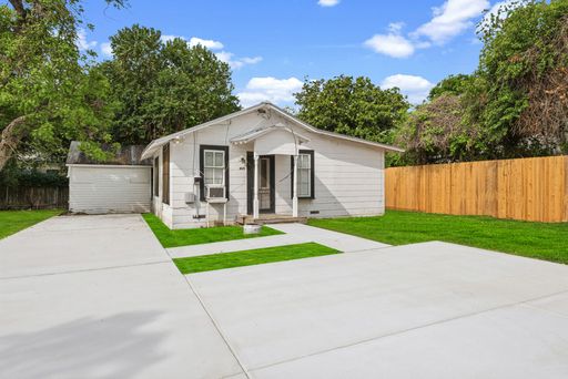 158 S. Academy Ave, New Braunfels, TX 78130