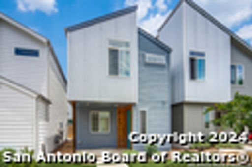 330 Clay St #11 – photo 1