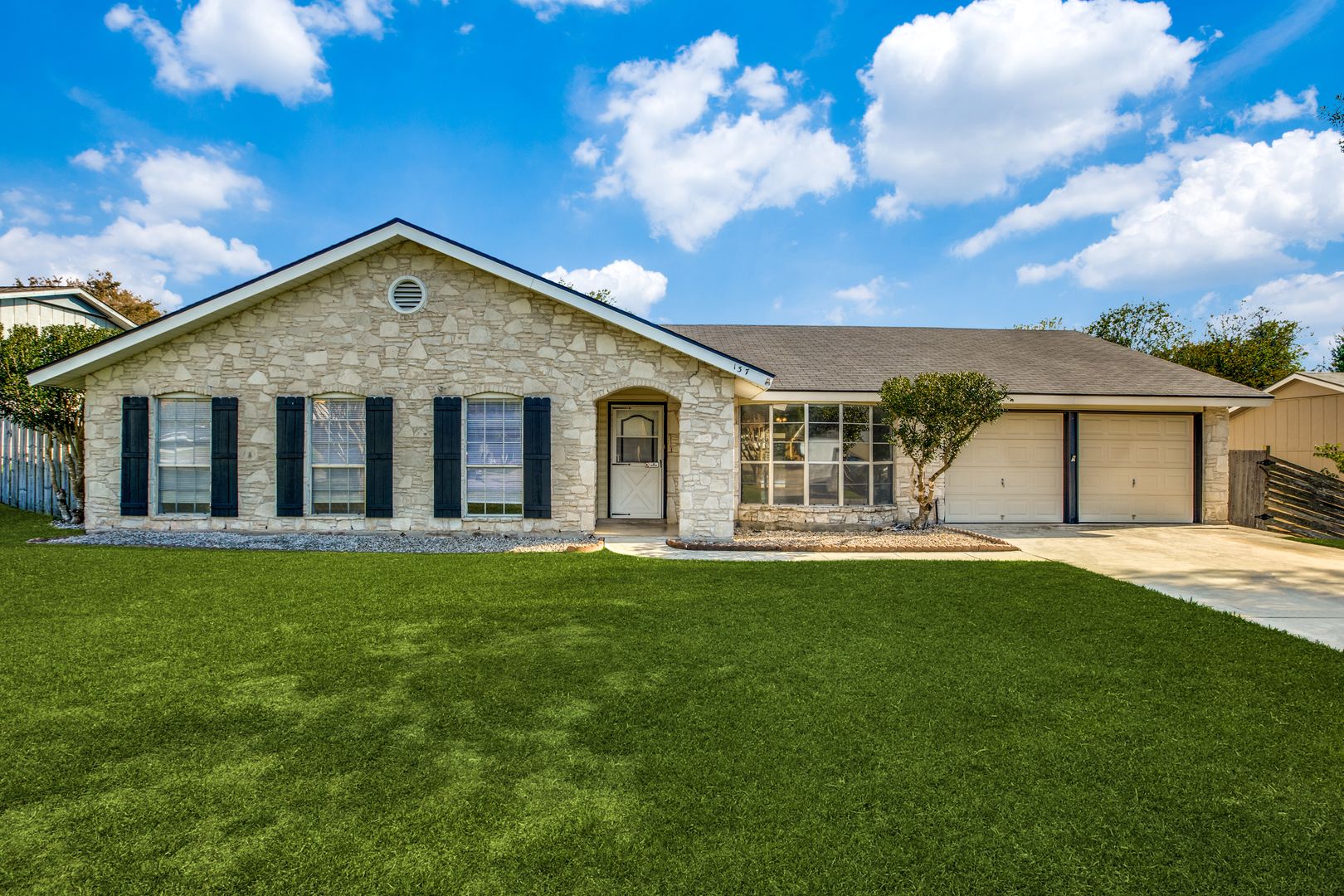 Universal City House: 137 Fort Wayne