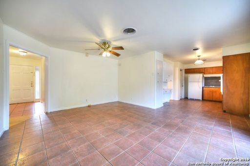 3223 Oakleaf Dr, San Antonio, TX 78209
