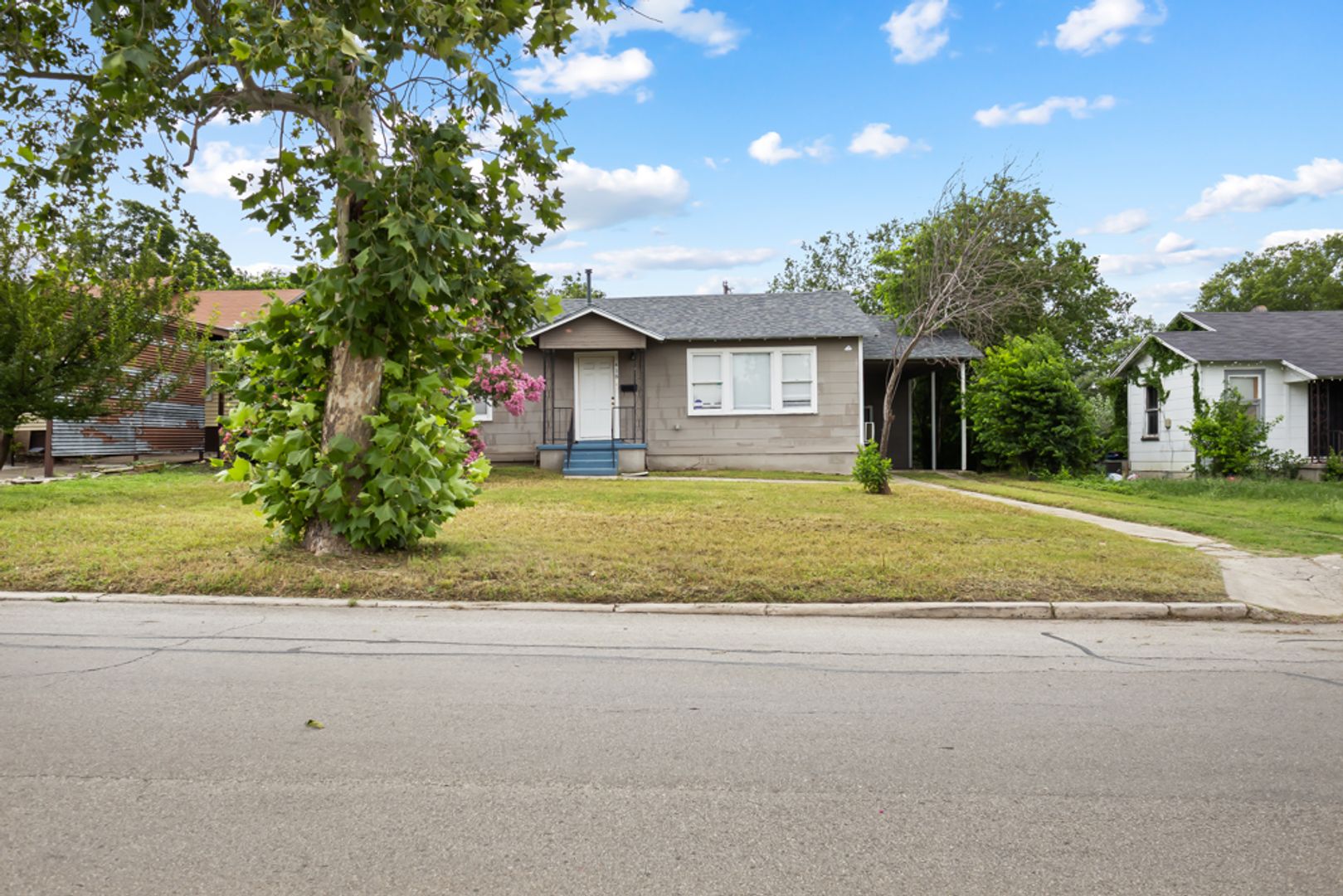 San Antonio House: 418 Mcdougal Ave