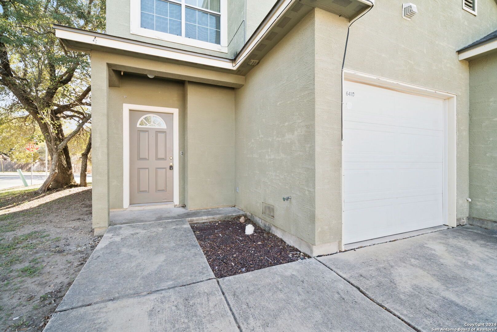 San Antonio House: 6410 Summit Oak #4