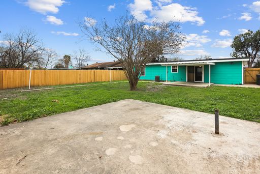 115 Harcourt, San Antonio, TX 78223