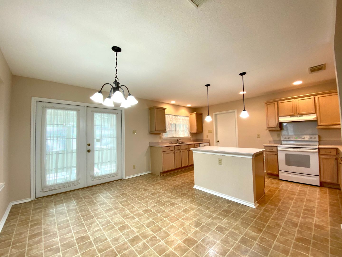 San Antonio House: 10038 Silverbrook Place