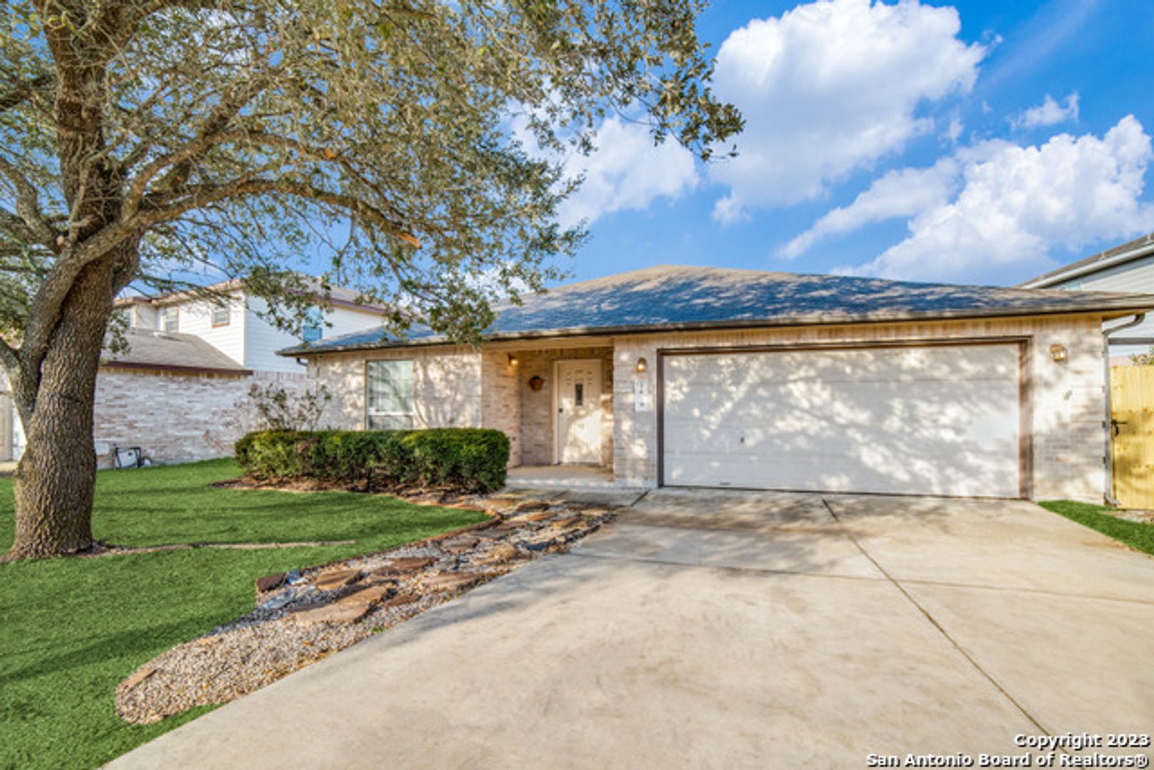 San Antonio House: 1619 Creek Knoll