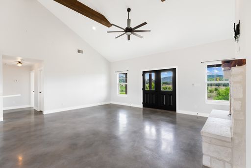4574 Bump Gate Rd, Pipe Creek, TX 78063