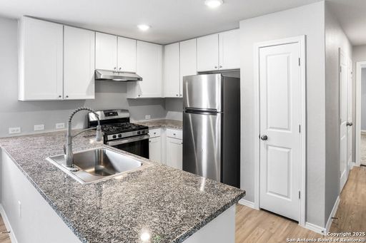 13907 Silos Meadows, San Antonio, TX 78252