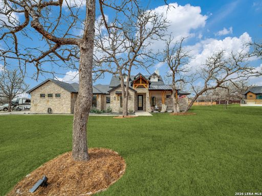 196 Bobby Lynn Dr, Adkins, TX 78101