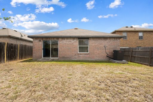 8304 Heights Valley, Converse, TX 78109