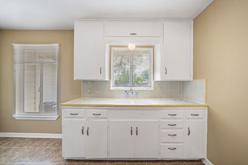 314 Barbara Dr, San Antonio, TX 78216-7405