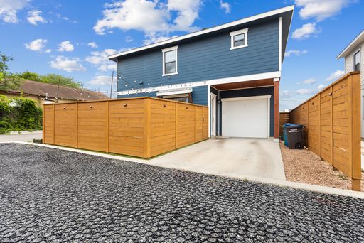 918 N Olive St, San Antonio, TX 78202