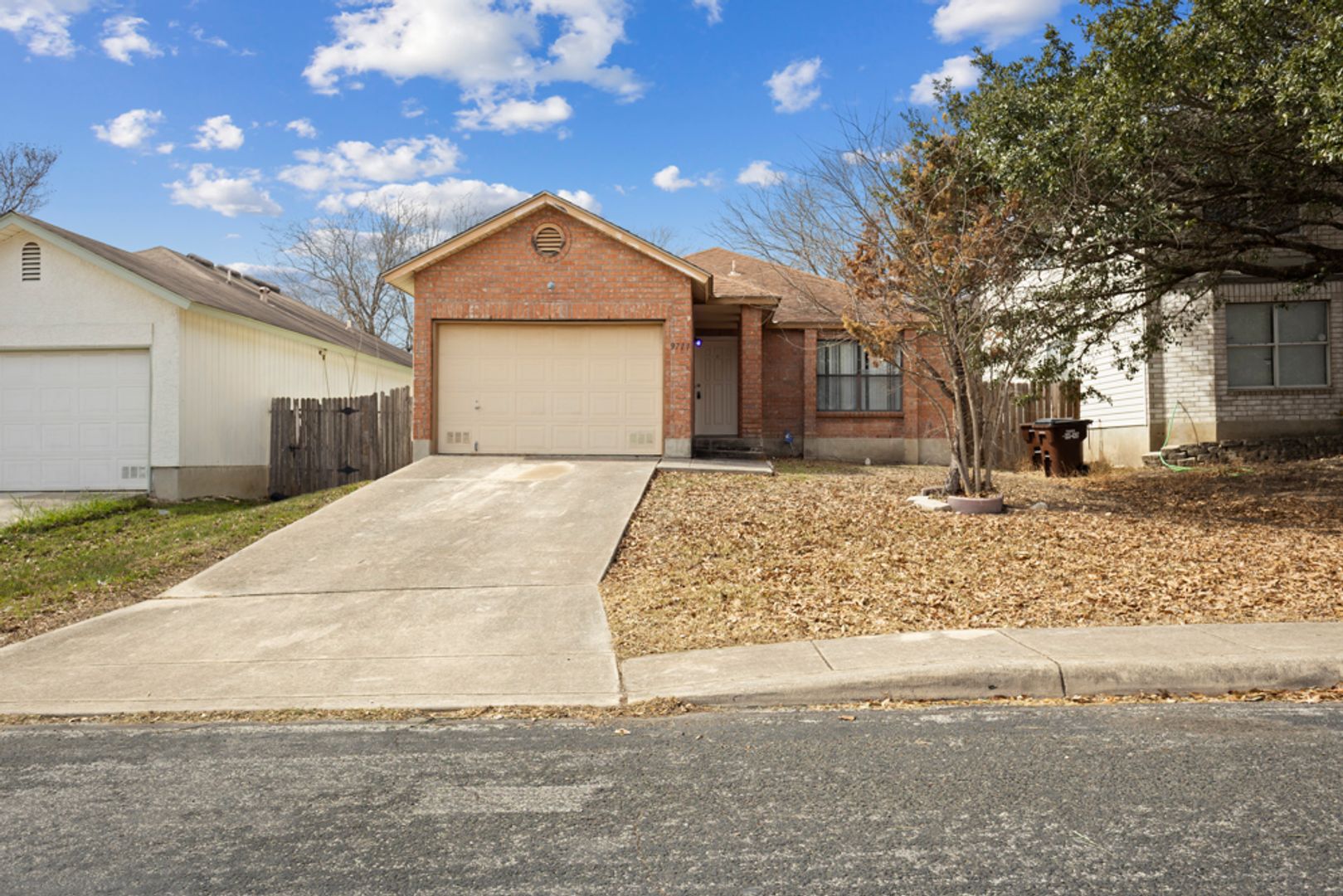 San Antonio House: 9711 Arcade Ridge