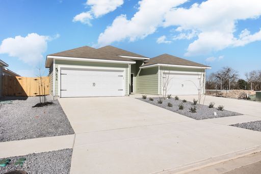 636 Heathers Way, Seguin, TX 78155