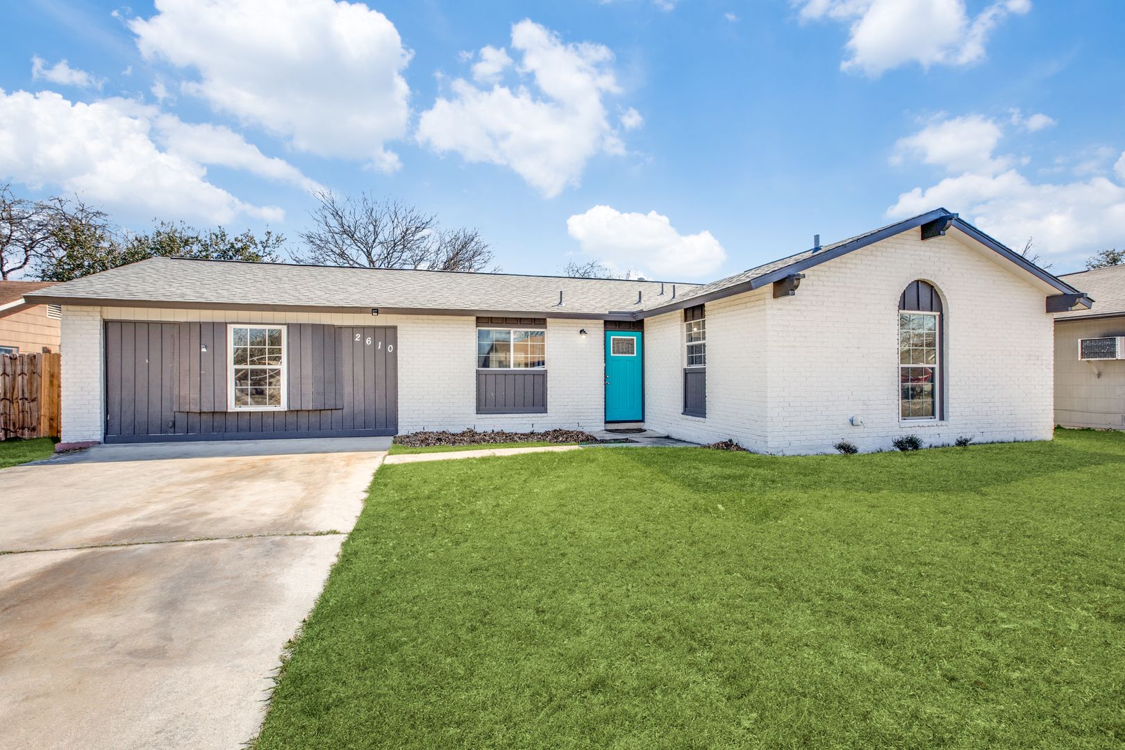 San Antonio House: 2610 Lakebriar St