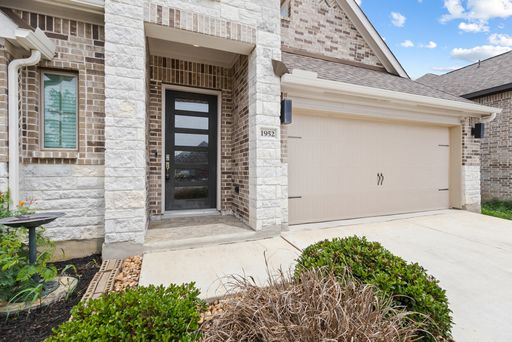 1952 Highland, Seguin, TX 78155
