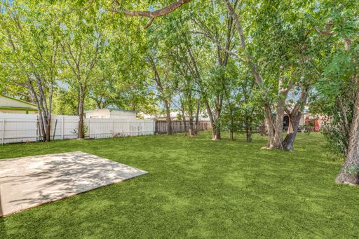827 Spring Park Dr, San Antonio, TX 78227