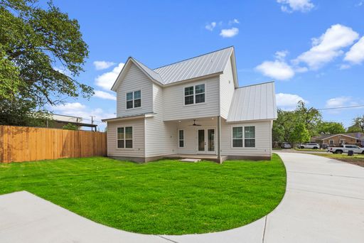 158 S. Academy Ave, New Braunfels, TX 78130
