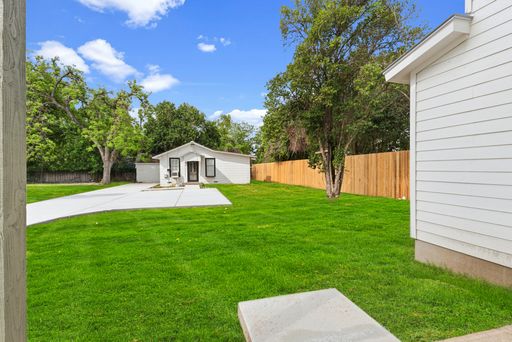 158 S. Academy Ave, New Braunfels, TX 78130