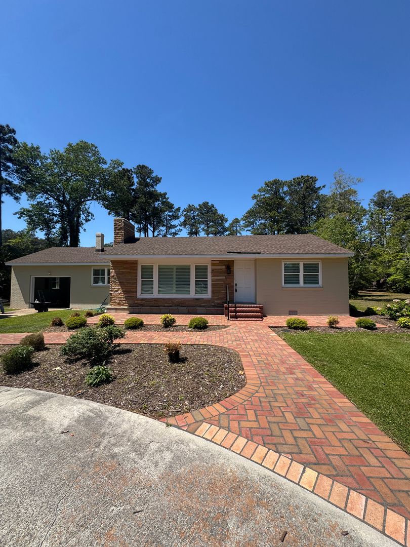 Manteo House: 177 Mother Vineyard Rd