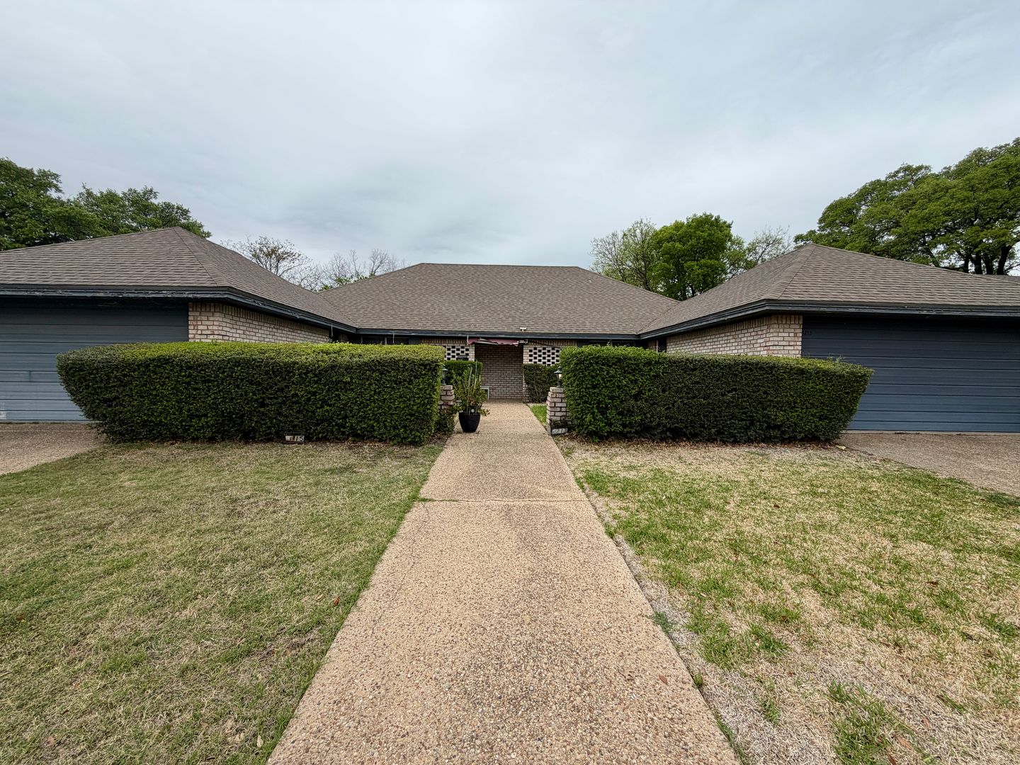 Waco House: 5213 Laurel Lake
