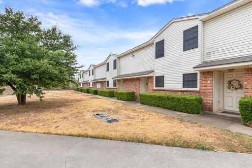 Townhome *Leasing Special Available*