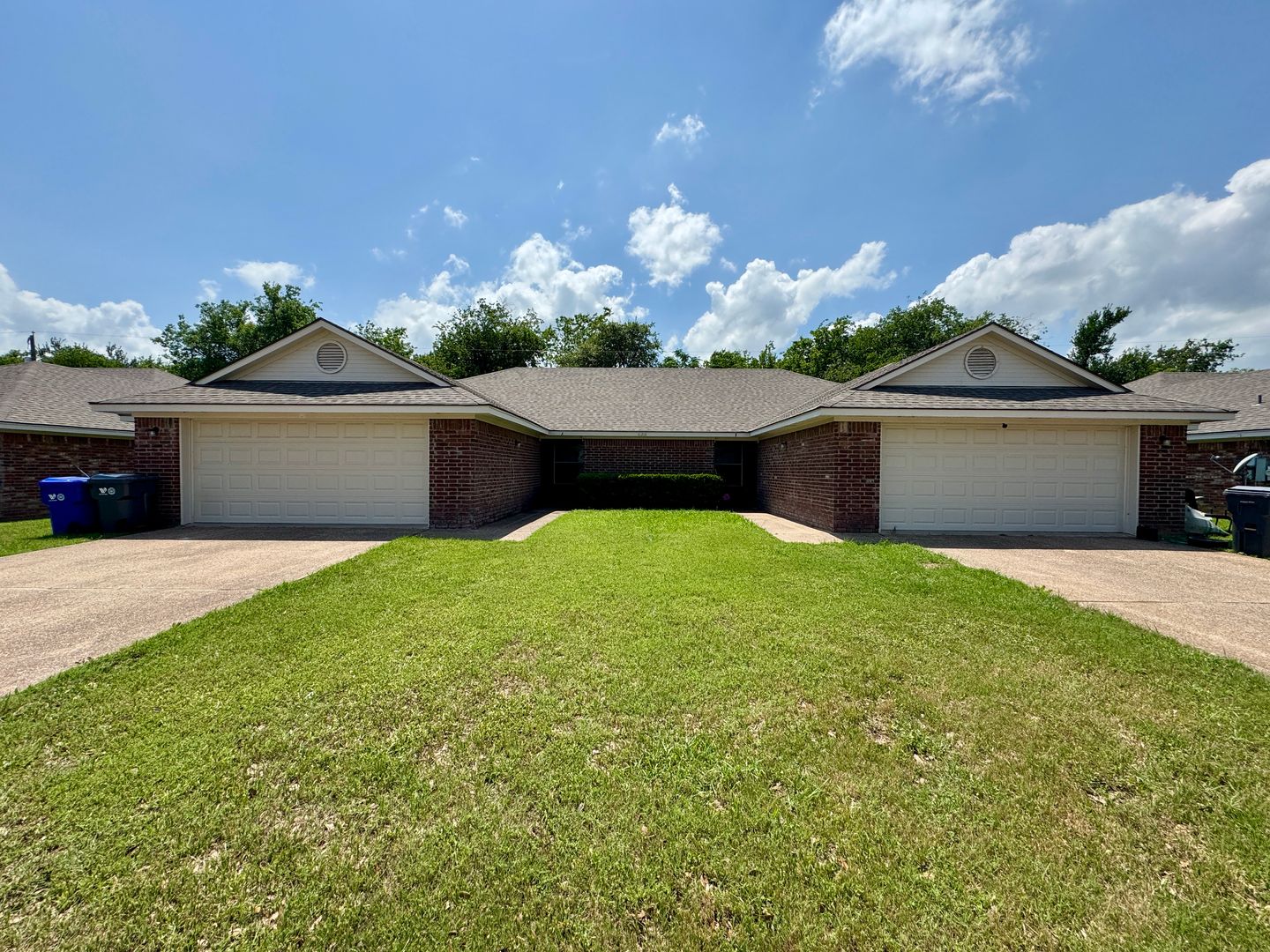 Waco House: 10208 B Hyacinth Lane