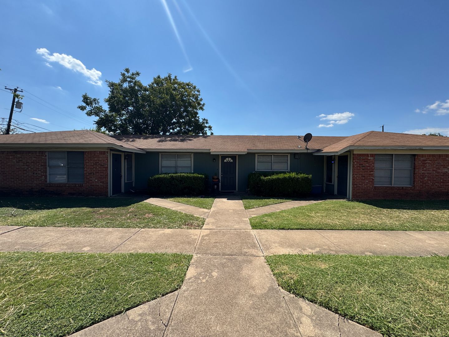 Waco House: 7320 Sanger Avenue