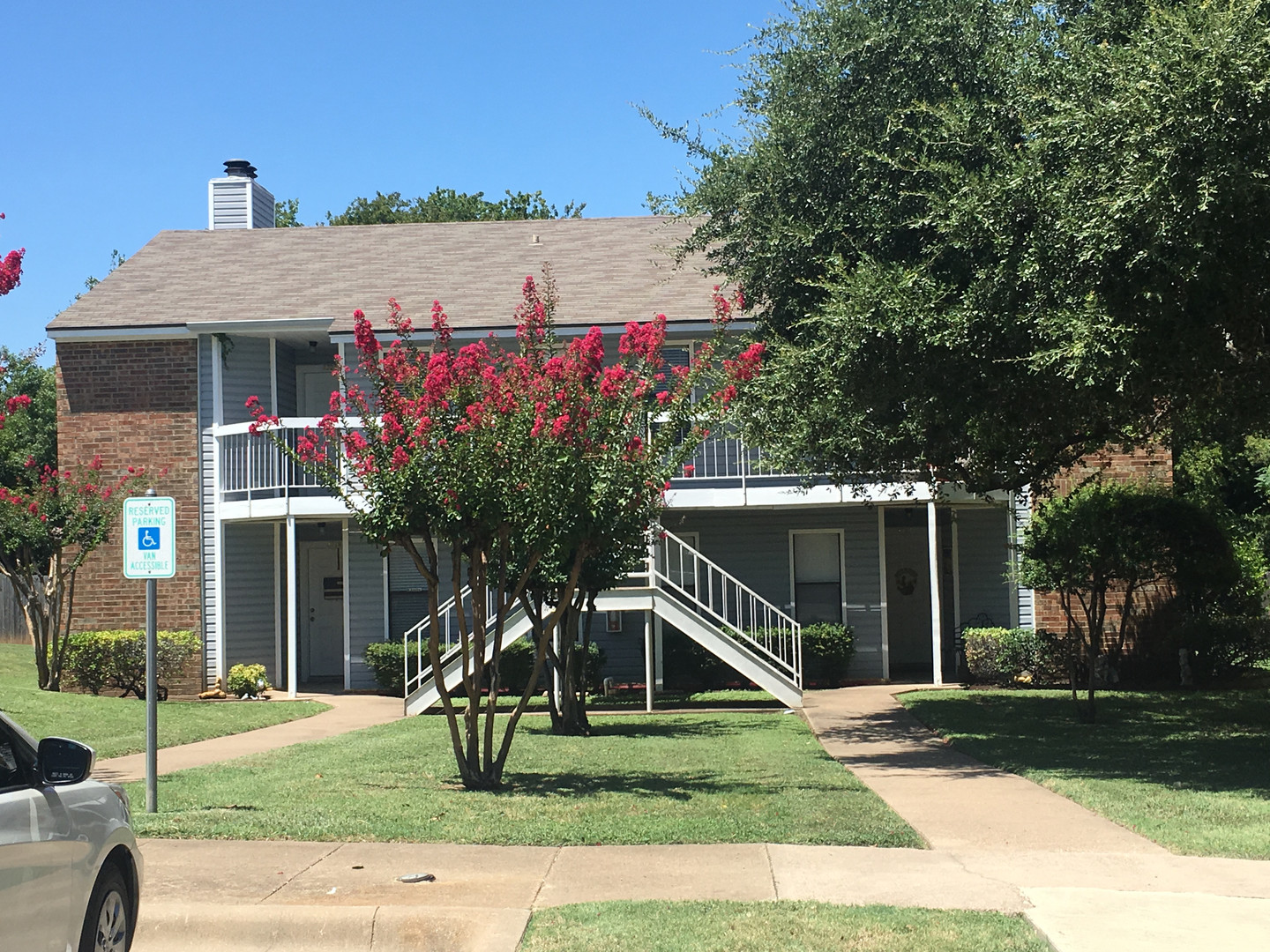 Waco House: 4319 Lake Shore Villa Dr.