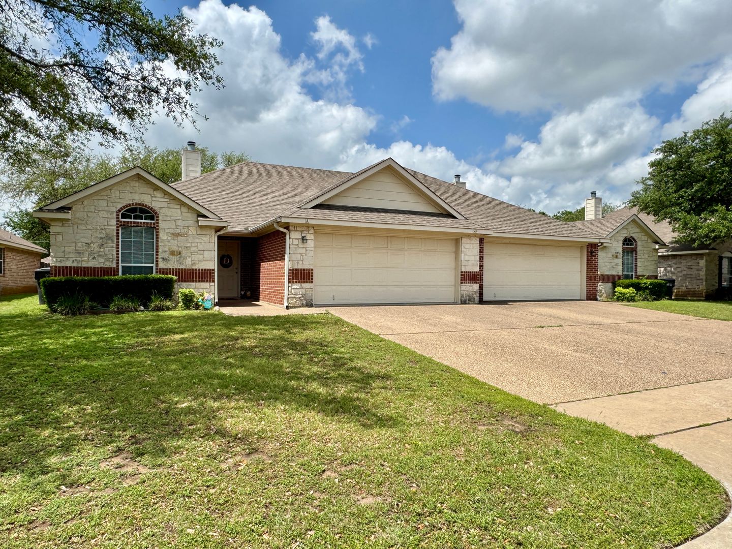 Waco Apartment: 300 A Chapel Trail Circle