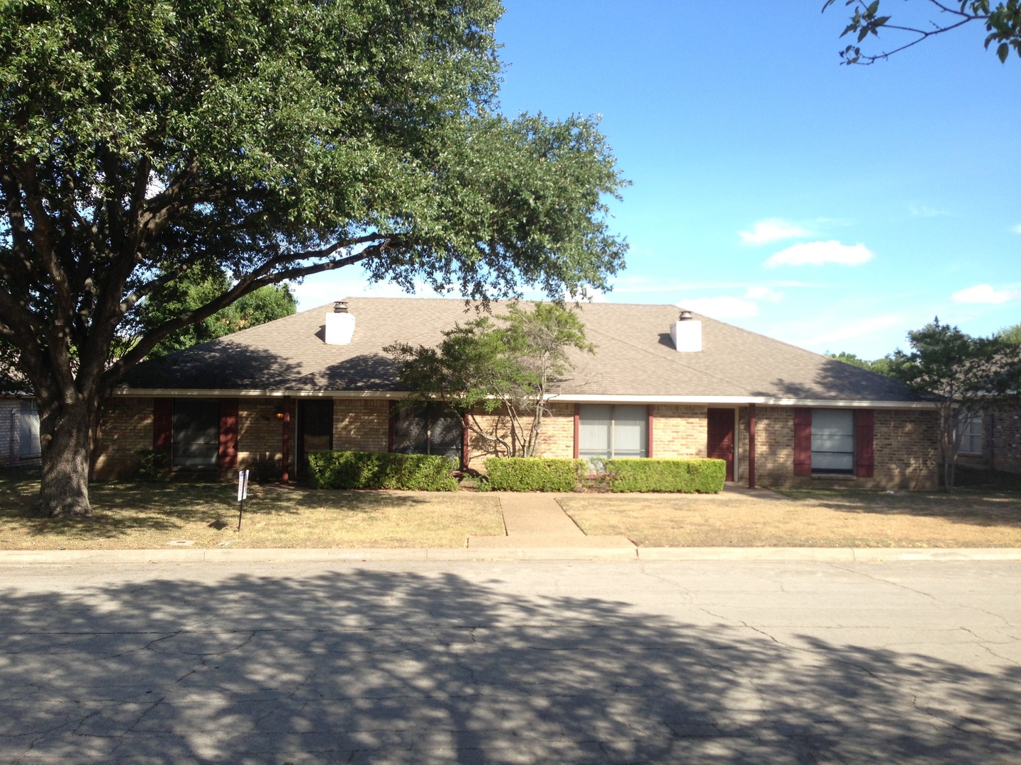 Waco House: 5727 Roxanne Dr.