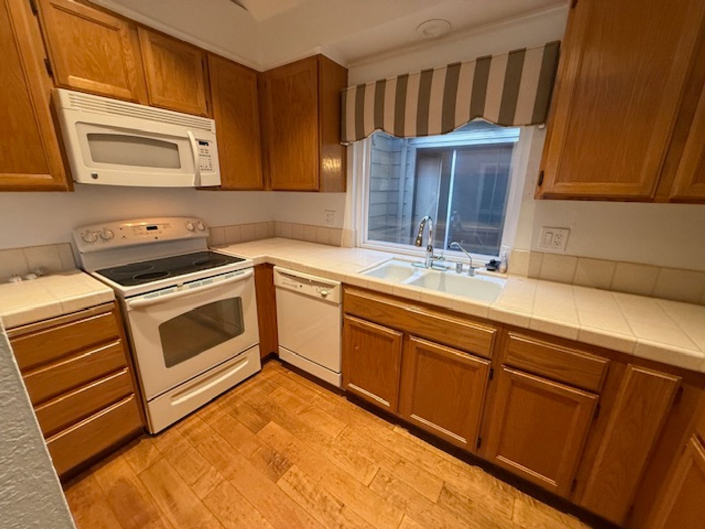 Pleasanton Townhome: 1898 Harvest Road