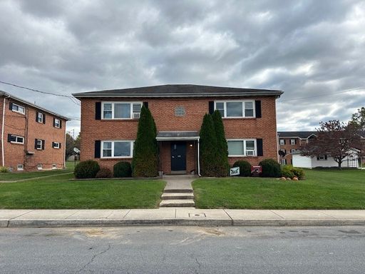Welcome to a charming 2-bedroom apartment located in the heart of Middletown, PA.