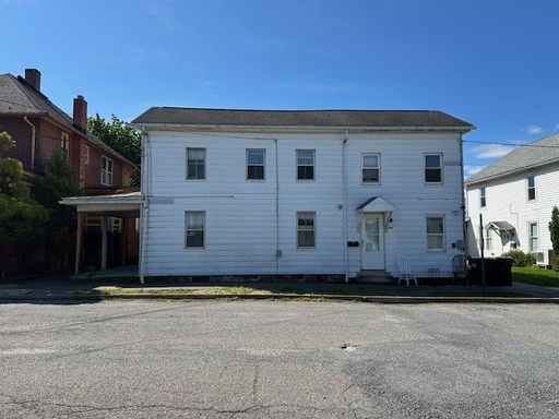 1 Bedroom 1 Bathroom 2nd fl Apartment For Rent In Millersburg School District For Rent