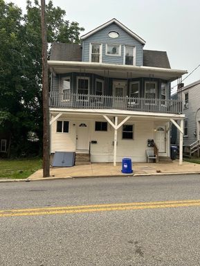 Discover This 1st Floor 2-Bedroom, 1-Bathroom Apartment in Steelton, PA, Situated Within The Steelton-Highspire School District.