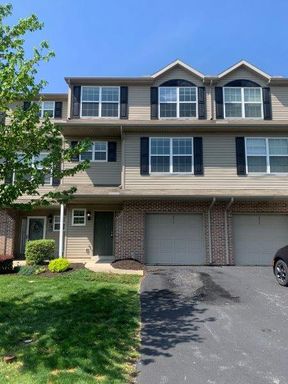 4 BR, 3 Full & 2 Half Bath Townhome w/ Garage, Deck, Patio, Pool, Gym, Basketball & Tennis Court Use