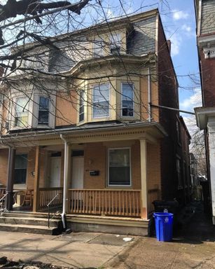 Located in Harrisburg, PA/Harrisburg School District, this 3-bedroom, 2 bathroom home offers a functional layout and practical features. – photo 1