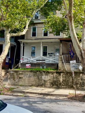 This 1st Floor 1 Bedroom, 1 Bathroom Apartment is Located In Steelton, PA in the Steelton-Highspire School District.
