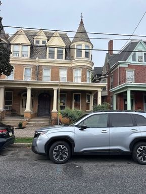 1-Bedroom, 1-Bathroom 3rd Floor Apartment For Rent in Harrisburg, PA, Located With-In The Harrisburg School District. – photo 1