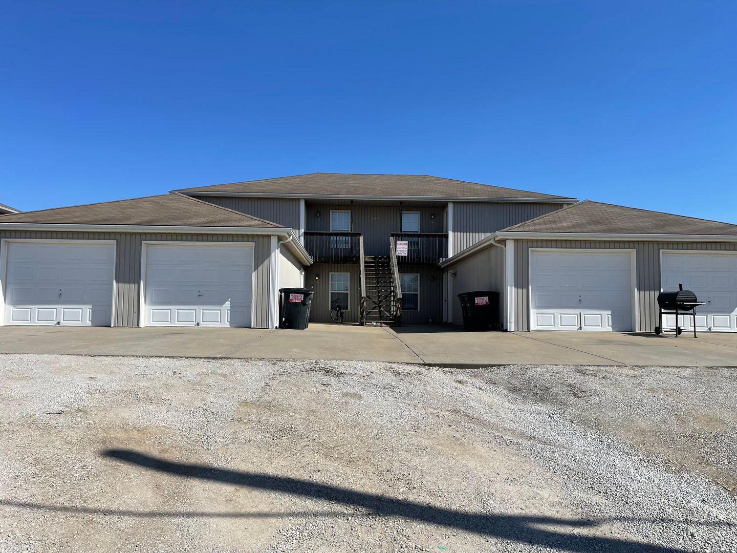 Trimble Apartment: 601-643 Port Arthur Rd