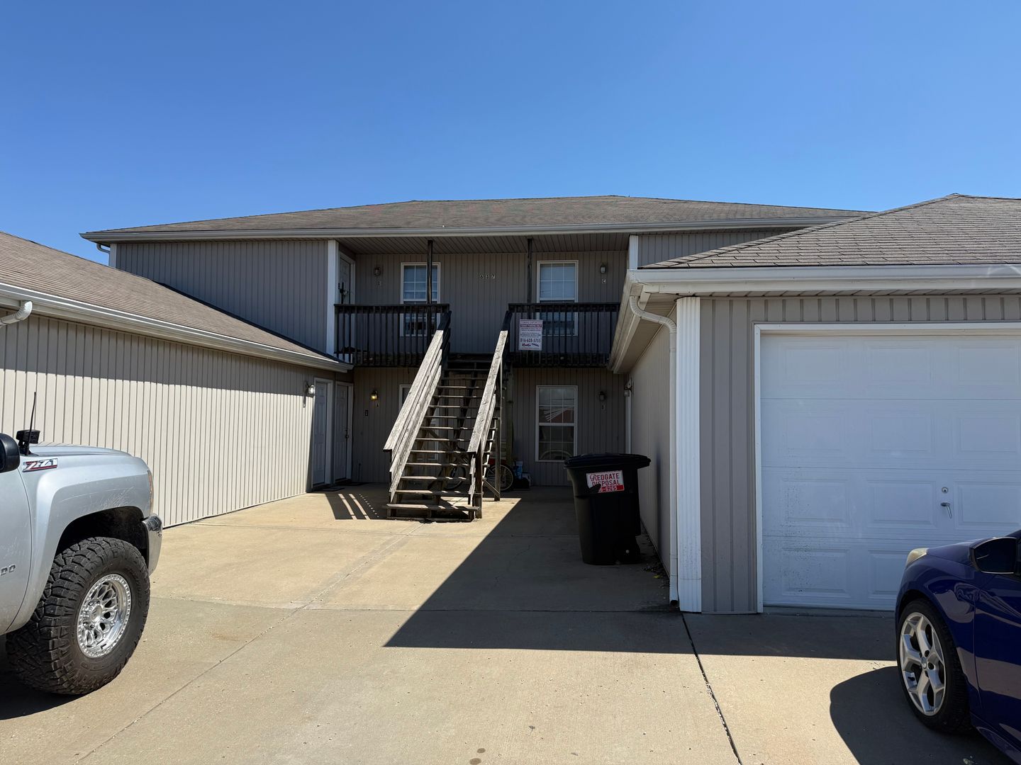 Trimble Apartment: 601-643 Port Arthur Rd